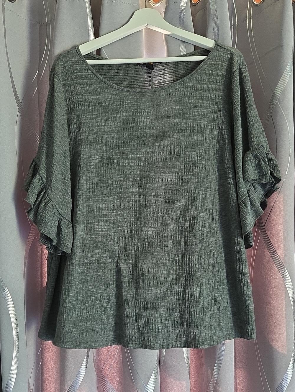 Cable & Gauge Grey Ruffle Sleeve Tunic Top 1X
